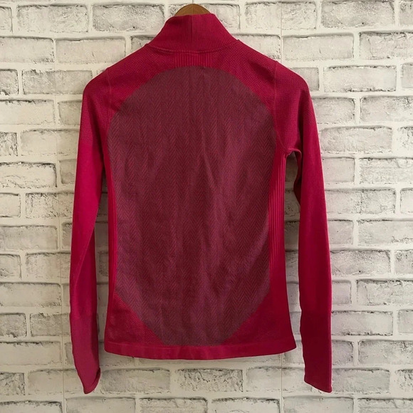 Women’s Fabletics Nora Cranberry Dark grey full zip compression style jacket S - Picture 3 of 6